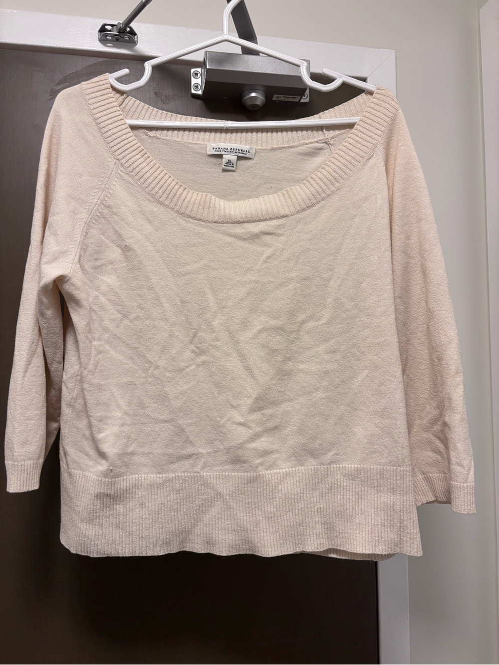 Banana Republic Italian Merino Wool Cream Scoop-Neck Women’s Sweater